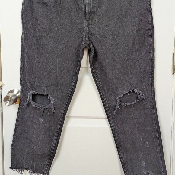 Abercrombie & Fitch | Gray Distressed High Rise Mom Jeans Size 33 - Picture 4 of 10